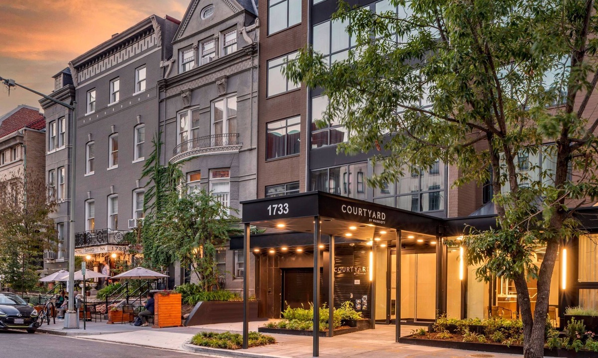 Dupont Circle Hotel | Courtyard by Marriott Washington, DC Dupont Circle