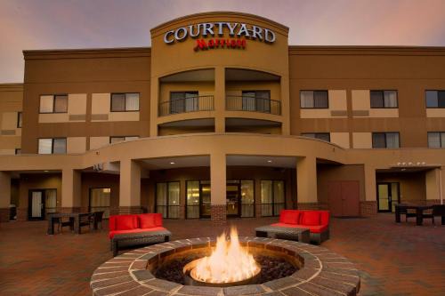 Waldorf Hotel | Courtyard by Marriott Waldorf
