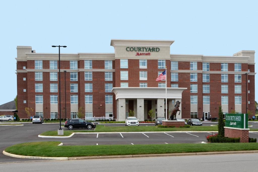 Canfield Hotel | Courtyard by Marriott Youngstown Canfield