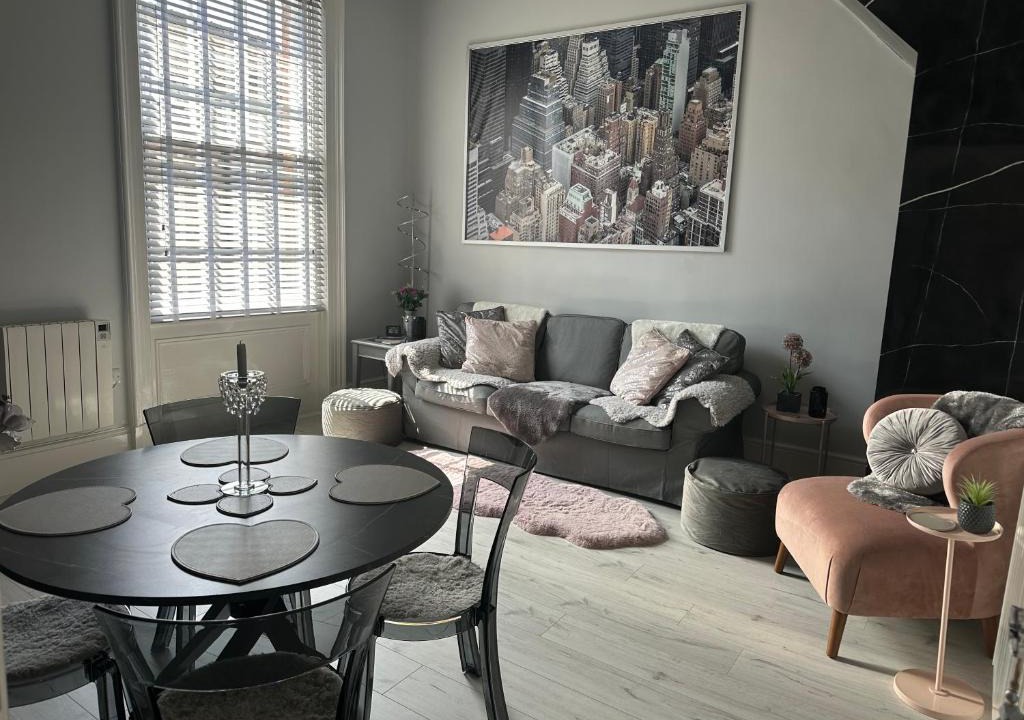 Belper Apartment | Courtyard Holiday Apartments