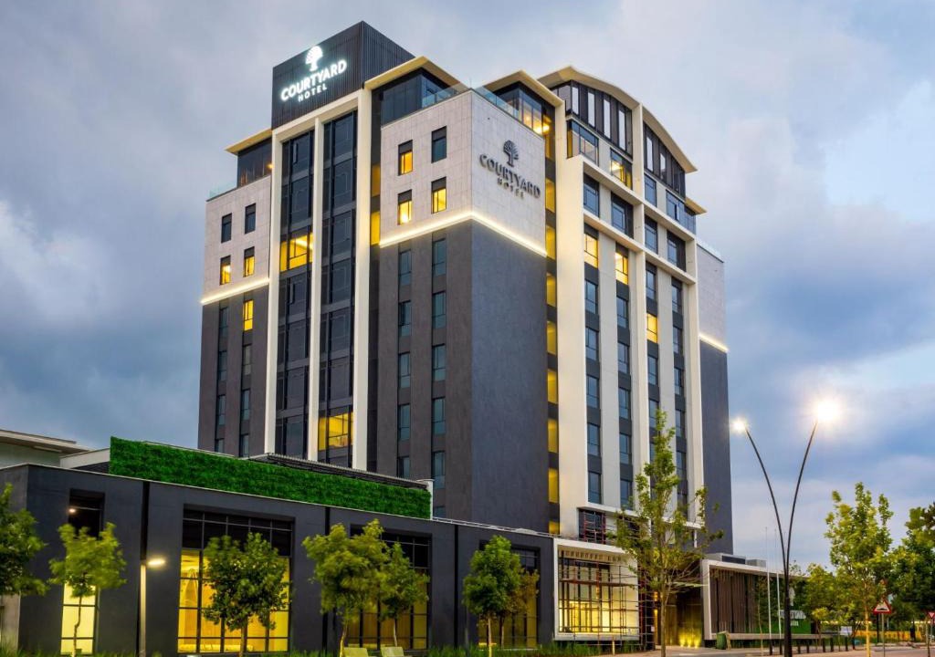 Greater Johannesburg Metropolitan Area Hotel | Courtyard Hotel Waterfall City