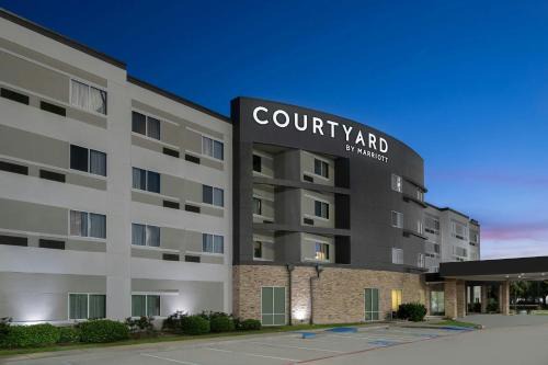 Fairbanks Hotel | Courtyard Houston NW/290 Corridor