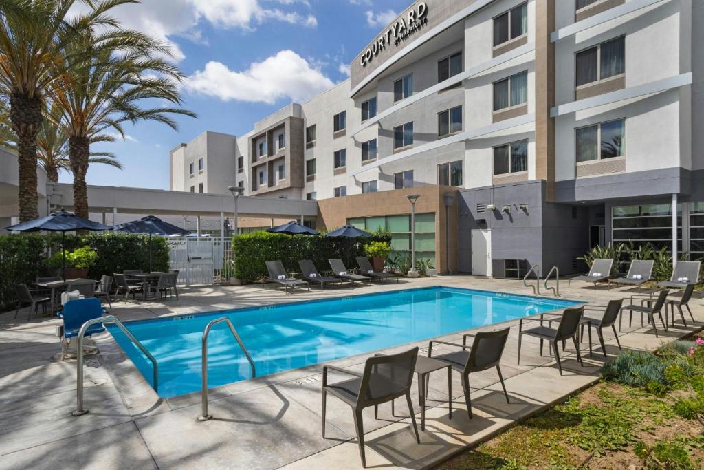 Harbor Hotel | Courtyard Long Beach Airport