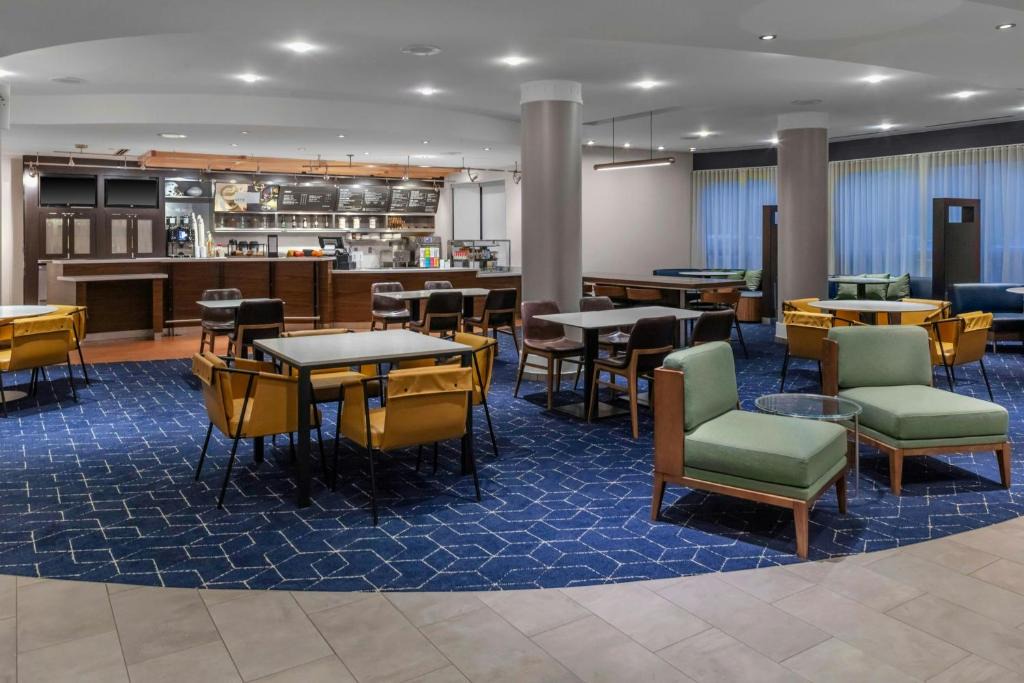 Grapeville Hotel | Courtyard Pittsburgh Greensburg