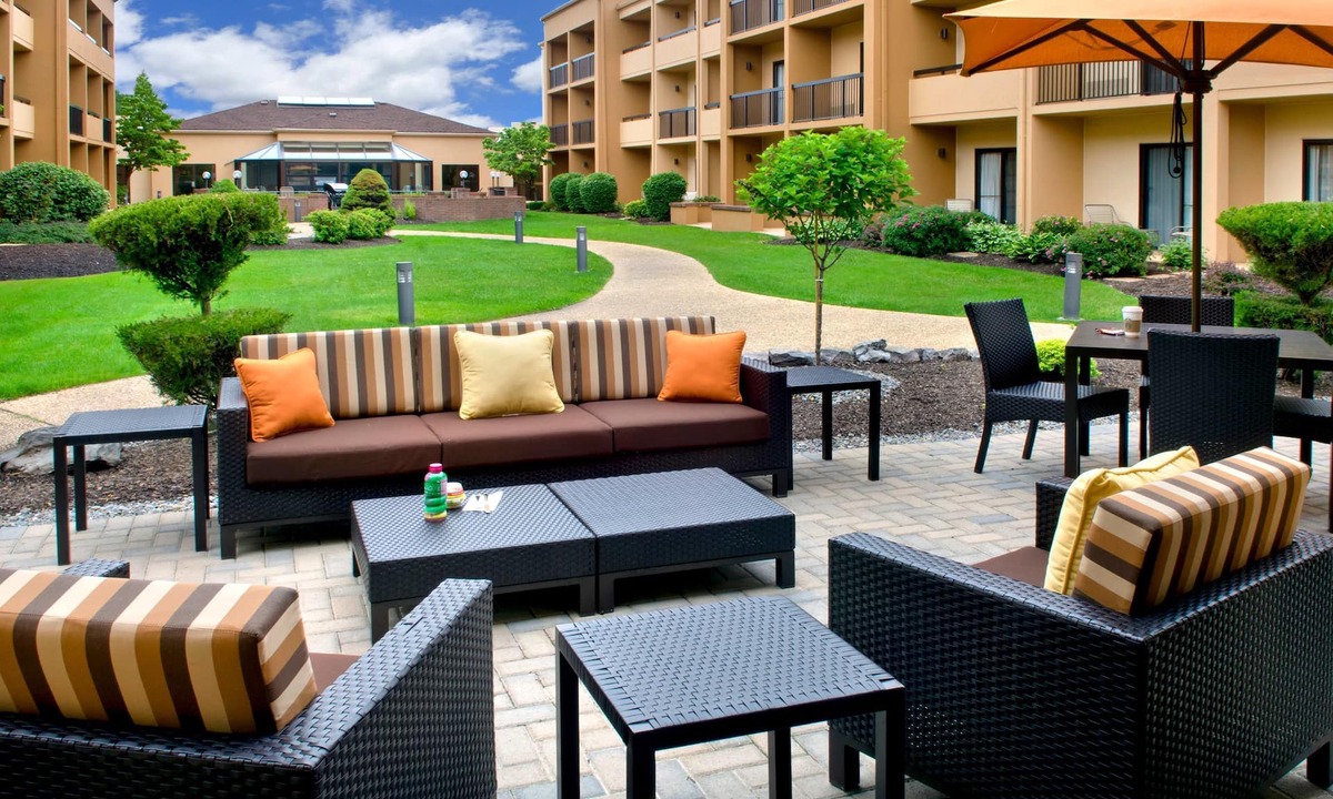 East Syracuse Hotel | Courtyard Syracuse Carrier Circle