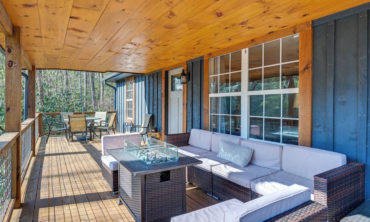 Cashiers Cabin | Covered Deck & Fire Pits: Cabin in Cashiers