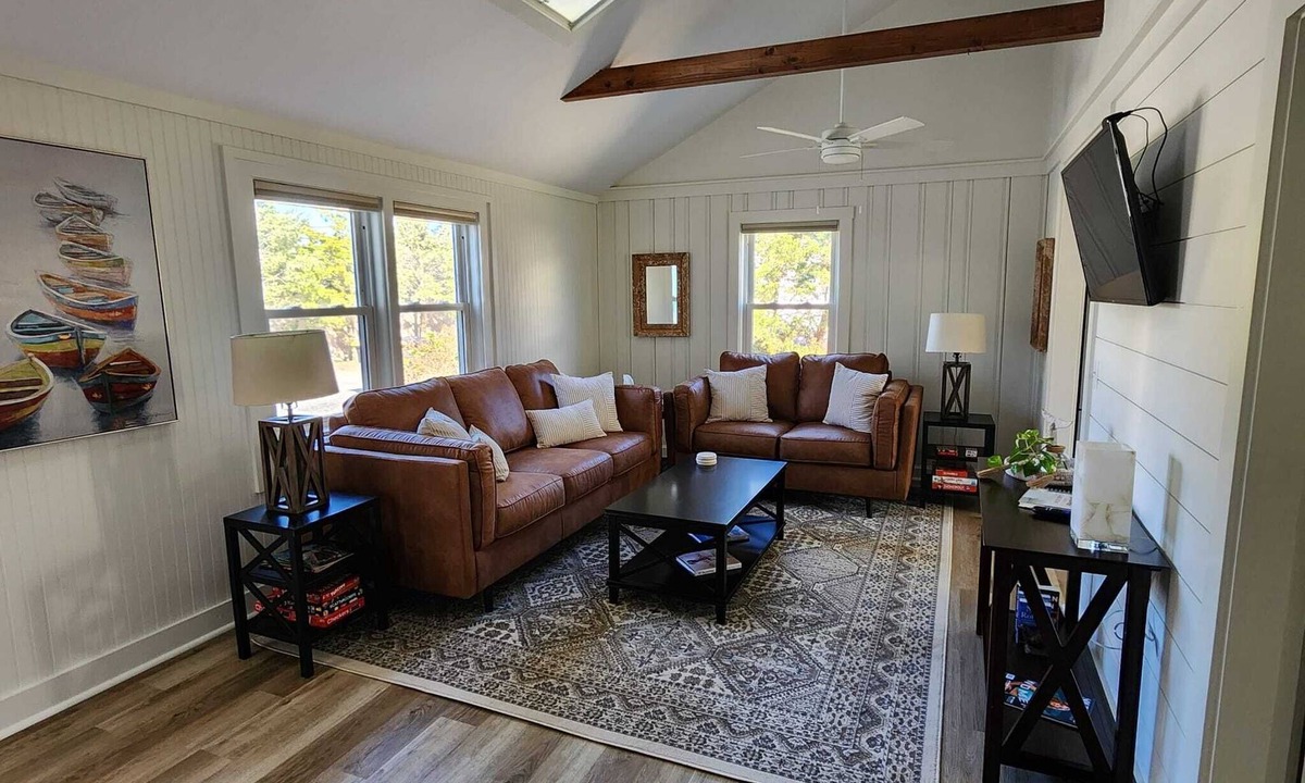 Humarock Cottage | "Coveted Cottage" 2BR Beach Cottage Humarock Beach in Marshfield/Scituate .