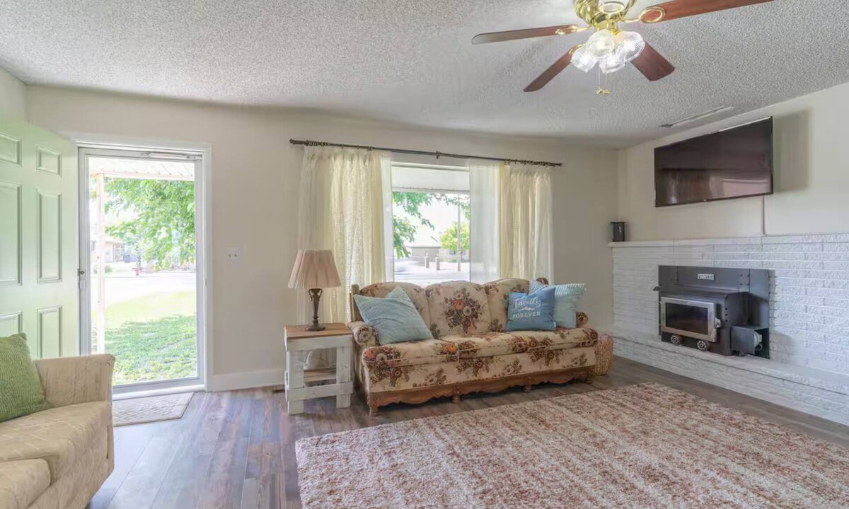 Taylorsville House | Cowboy Ranch House