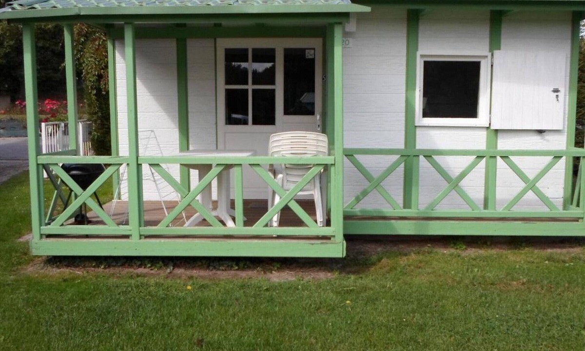 La Chapelle-devant-Bruyeres Ski Chalet | Cozy chalet with terrace and garden
