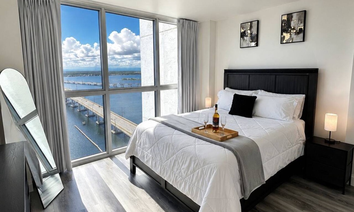 Fort Myers River District Apartment | Cozy 1-bedroom apartment with AC in wonderful Fort Myers