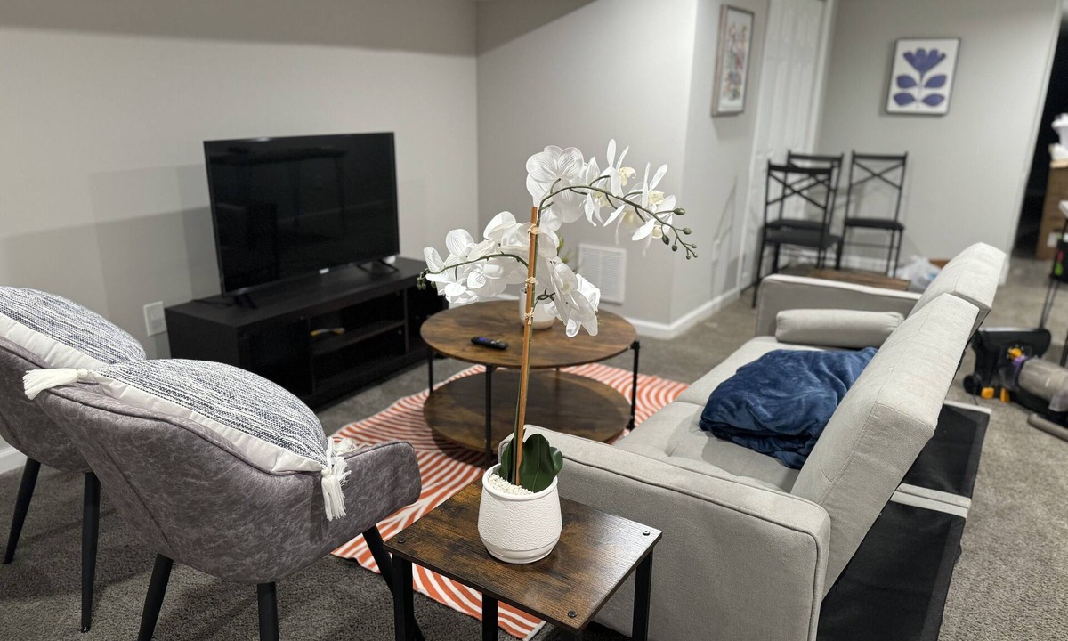 Old Goucher House | Cozy 1-bedroom Basement apartment in Station North Bmore close to inner Harbor