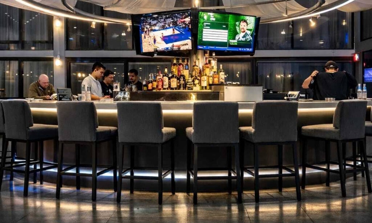 Kansas City Hotel | Cozy 1-bedroom hotel in welcoming Kansas City with AC and fitness room -NK1