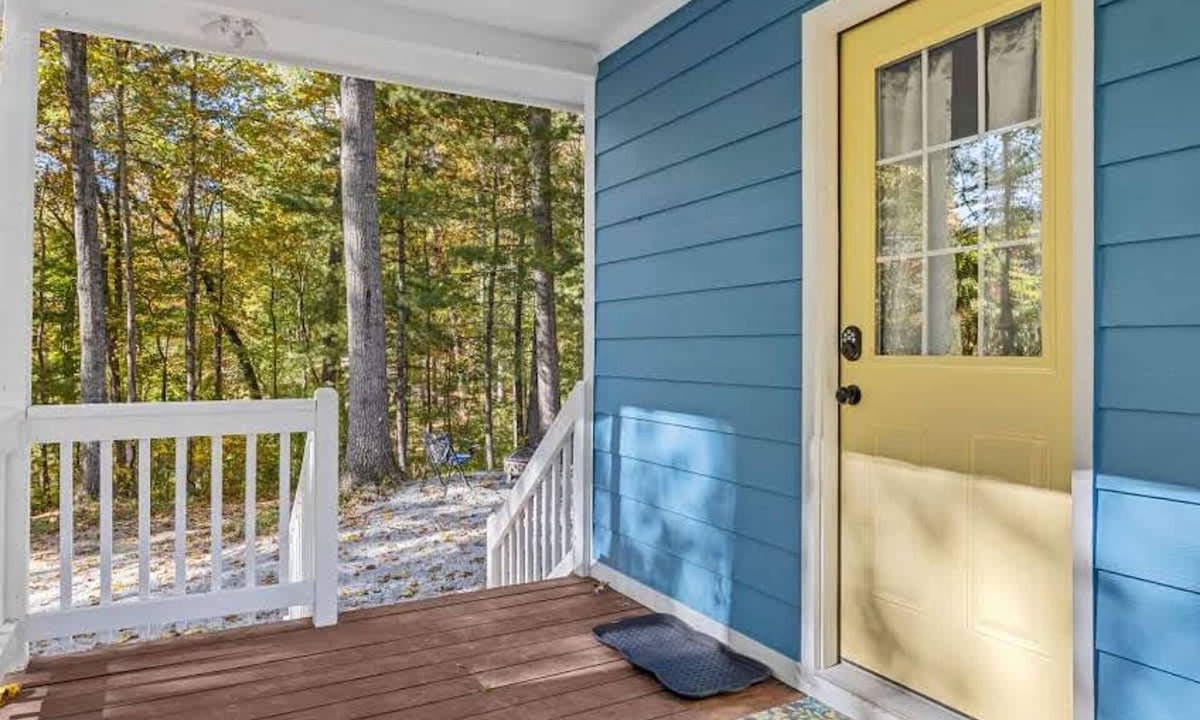 Hendersonville House | Cozy 1BR Cottage w Firepit Close to Downtown