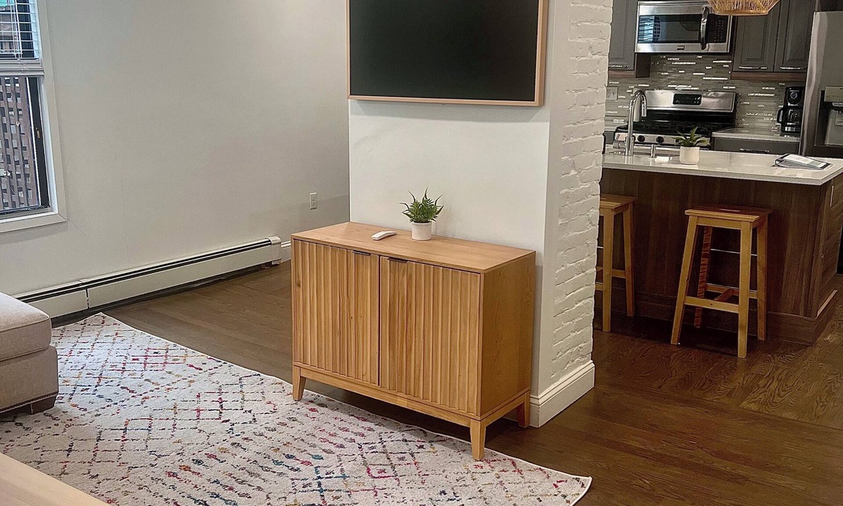 Jones Hill Condo | Cozy 2 Bed Condo with 2 Parking Spots and Washer-Dryer