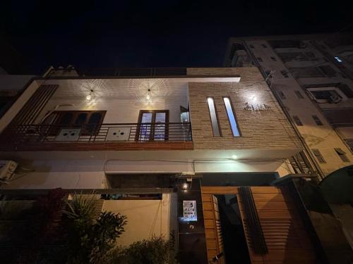 Gulshan-e-Iqbal Apartment | Cozy 2-Bed Portion at Gulshan Iqbal blk 7