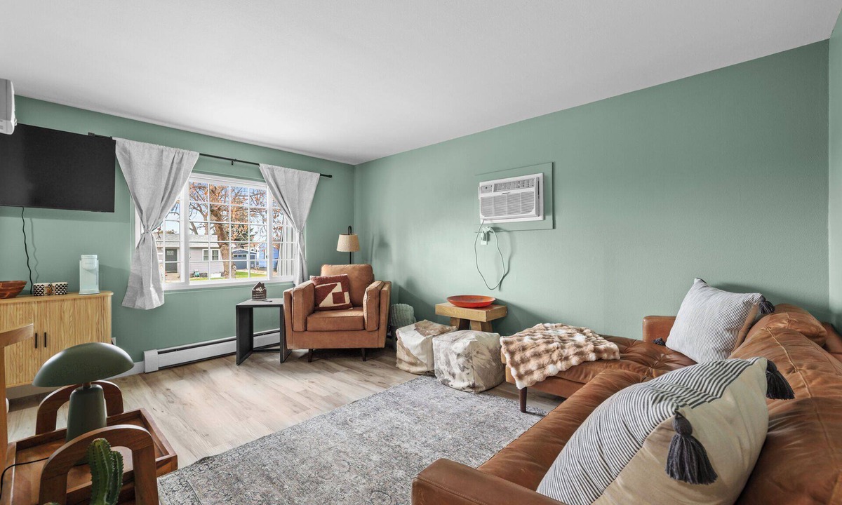 Williston Apartment | Cozy 2 Bedroom Apartment within walking distance from the Hospital.