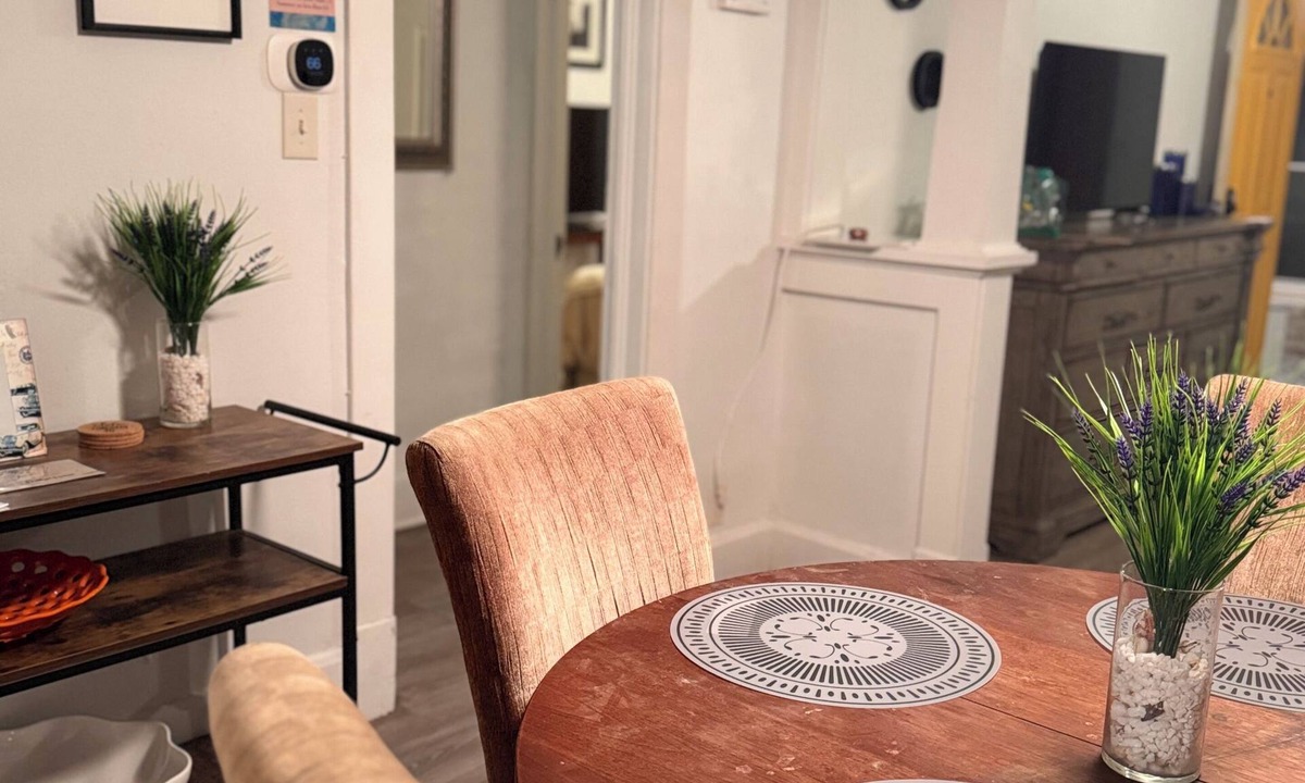 Kansas City House | Cozy 2-bedroom house in Kansas City near 2 big stadiums & 10 mins from downtown