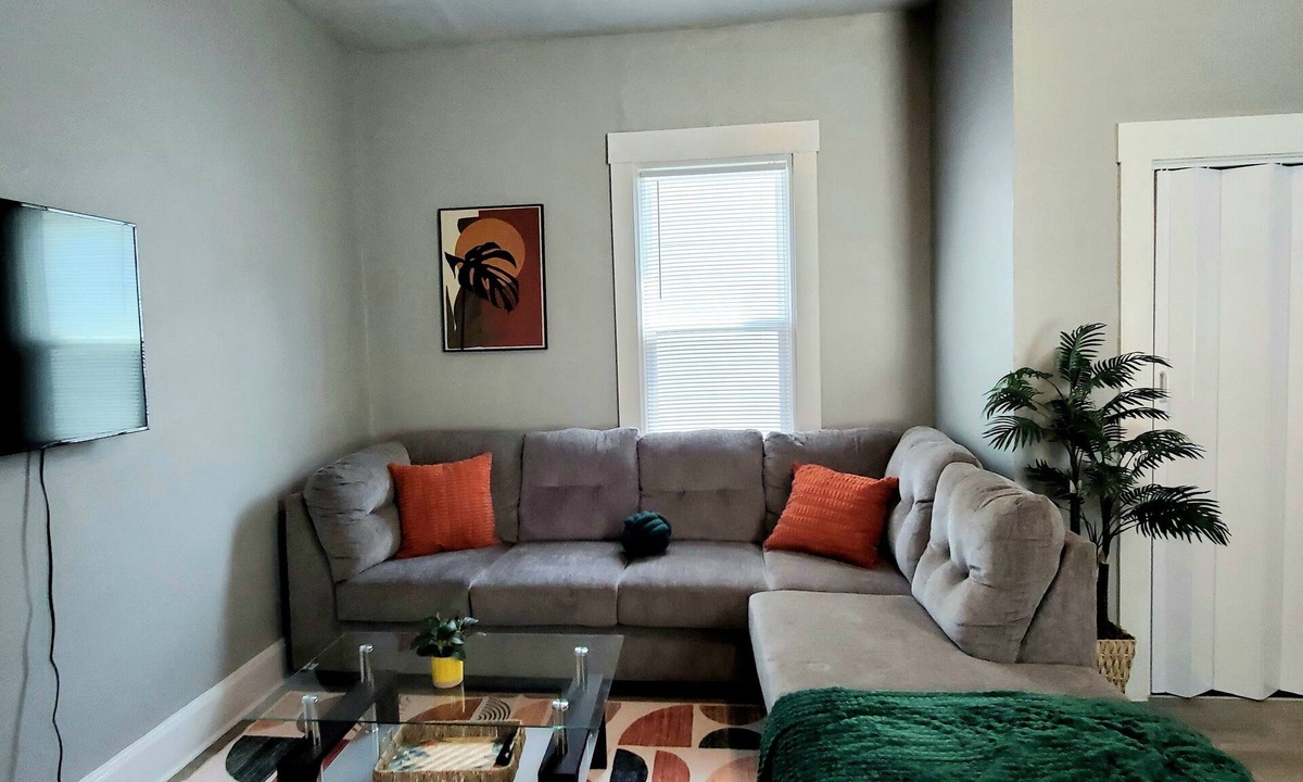 Covington House | Cozy 2-Bedroom House Near Top Attractions in Covington