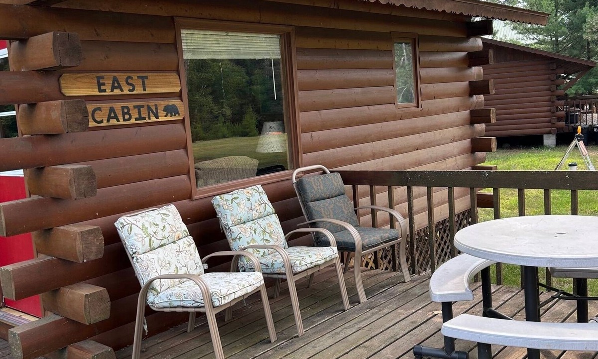 Hayward Cabin | Cozy 2 Bedroom lake front cabin - Chippewa Flowage, Dun Rovin Rd in Hayward, WI.
