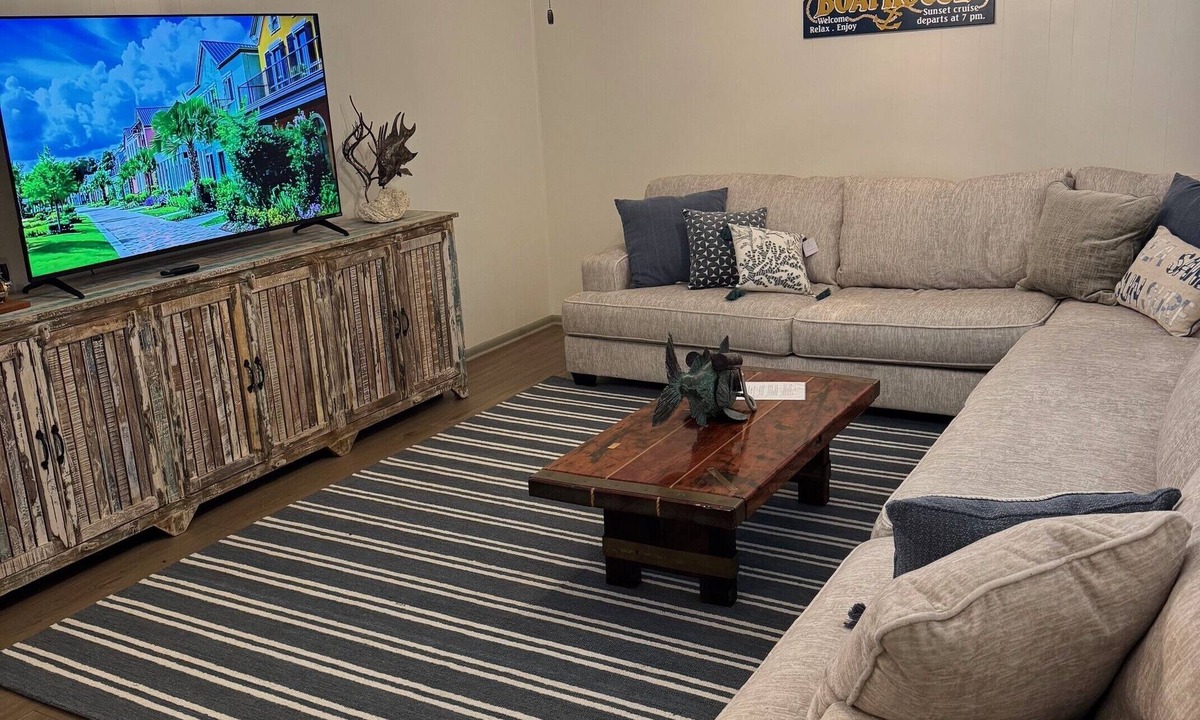 Steinhatchee House | Cozy 2-bedroom renovated mobile home in serene Steinhatchee with Back Patio