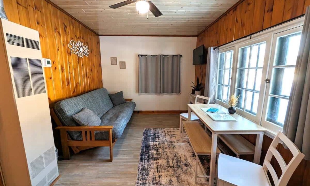 Park Rapids Cabin | Cozy 2BR 1BA Cabin #6 Riverside Point Resort