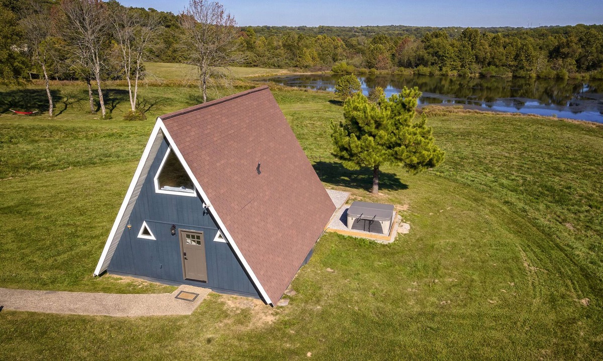 Makanda Cabin | Cozy 2BR A-Frame Cabin w/Hot Tub & Lake Views