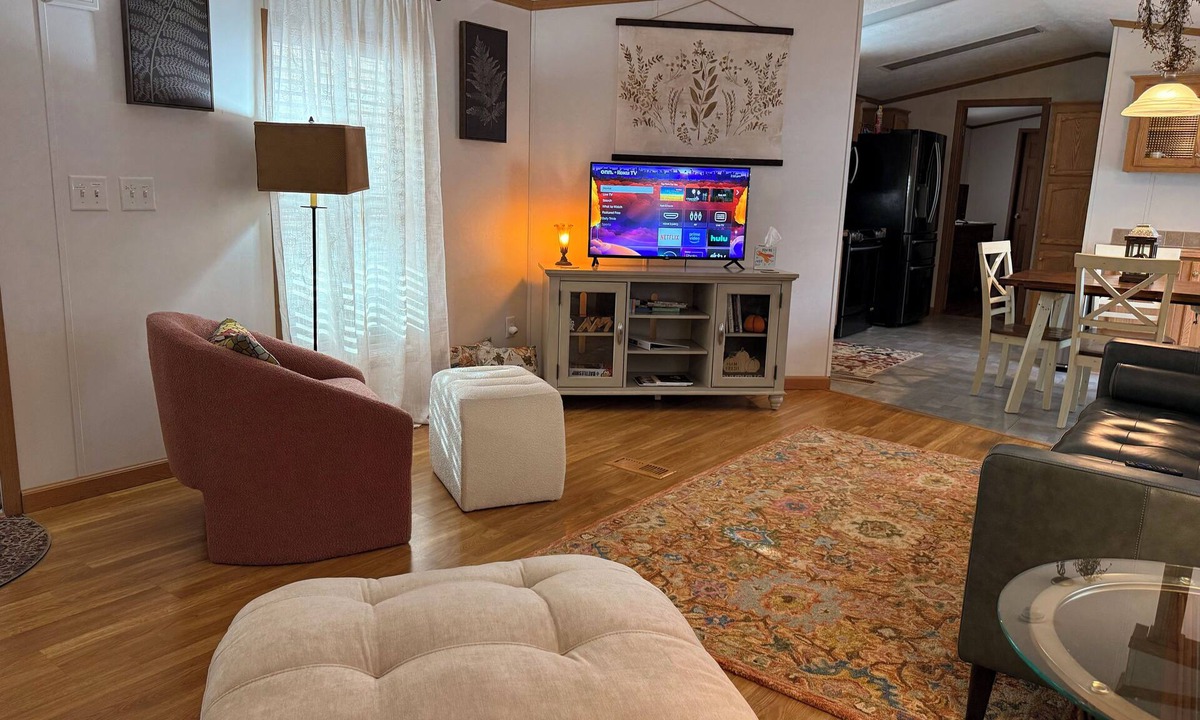 Moorefield House | Cozy 3 bedroom modern mobile home in charming Moorefield with WiFi