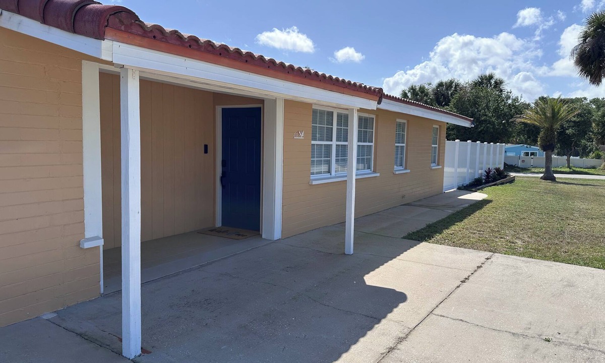 Ocean Shores House | Cozy 3 Bedroom Ormond Beach Home w/Privacy Fence Near the Ocean