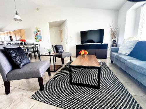 Provinces Master Community House | Cozy 3 Bedrooms Town home in Chandler with community pool
