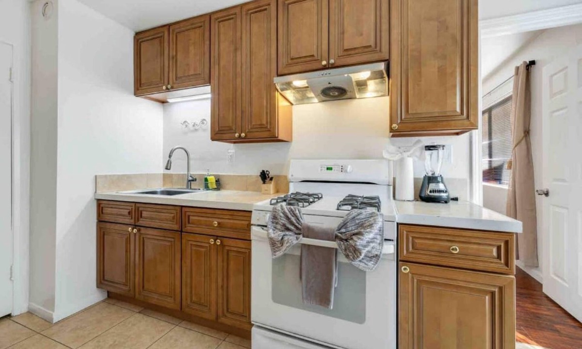 Riverside Apartment | Cozy 3 BR Condo With Pool Access In Riverside