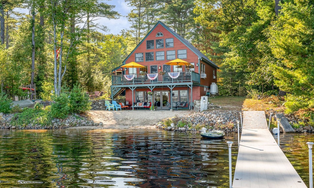 South Effingham House | Cozy 3BR+Enjoy Fall+Mountain & Lakefront Views