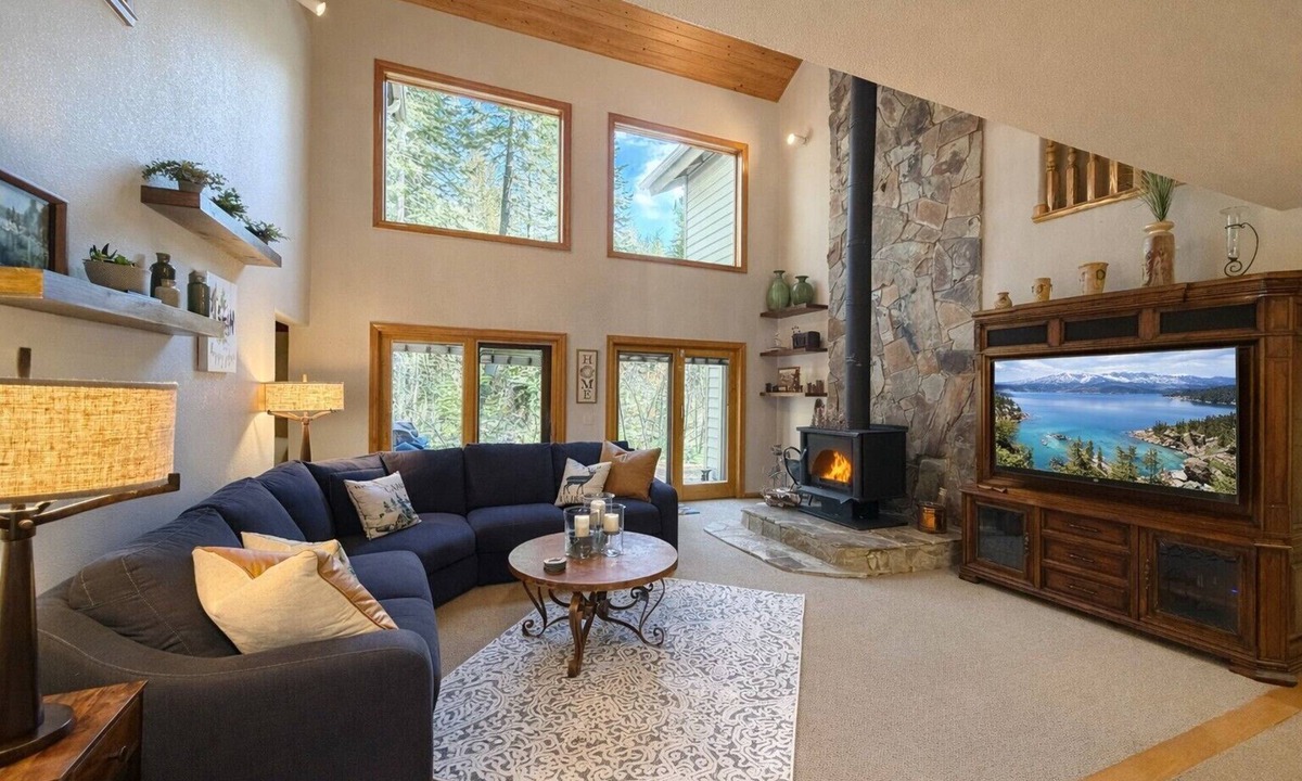 Stateline House | Cozy 5 BR Home, Close to Heavenly, Mountain Bike Trails, & Downtown (SL371)