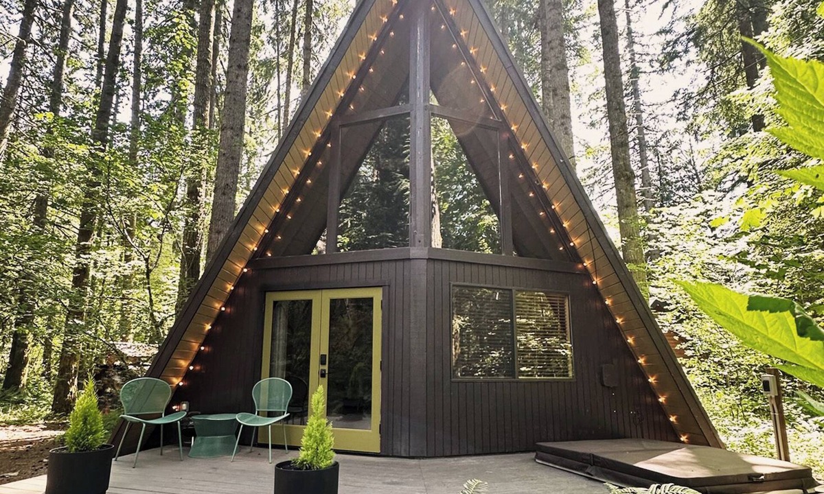 Skykomish Cabin | Cozy A-Frame cabin with hot tub
