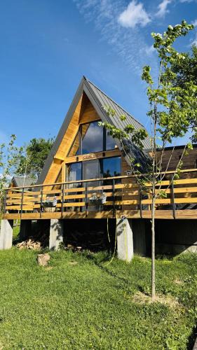 Valea Mare-Pravat House | Cozy A-Frame Cabin with Private Hot Tub - Chiang Mai