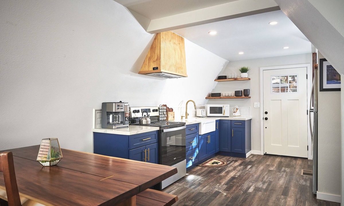 Oakhurst House | Cozy A-Frame - Truly Woodsy -Outdoor Dine on Deck