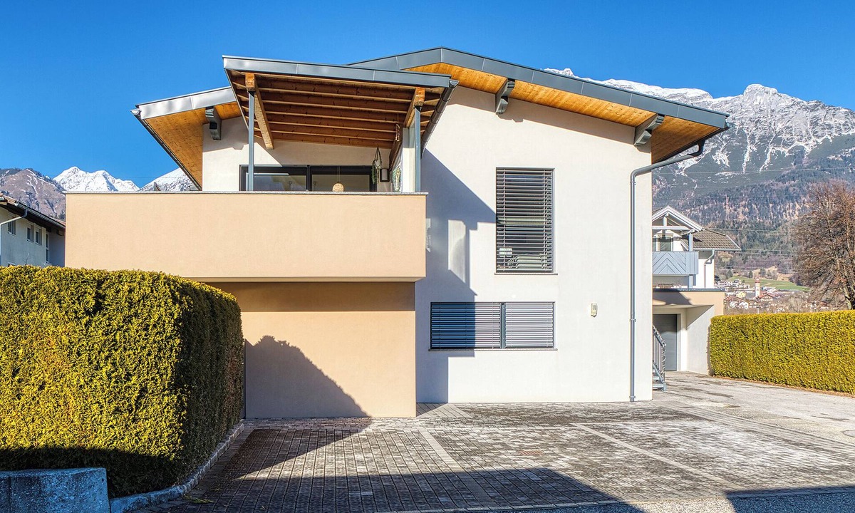 Volders Apartment | Cozy accommodation in a quiet location with a view of the Tyrolean mountains