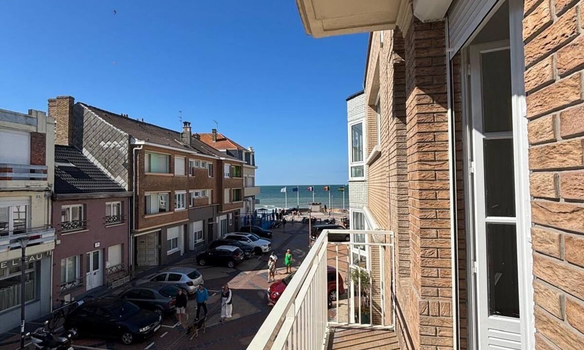 Bray-Dunes Apartment | Cozy accommodation with a view of the sea