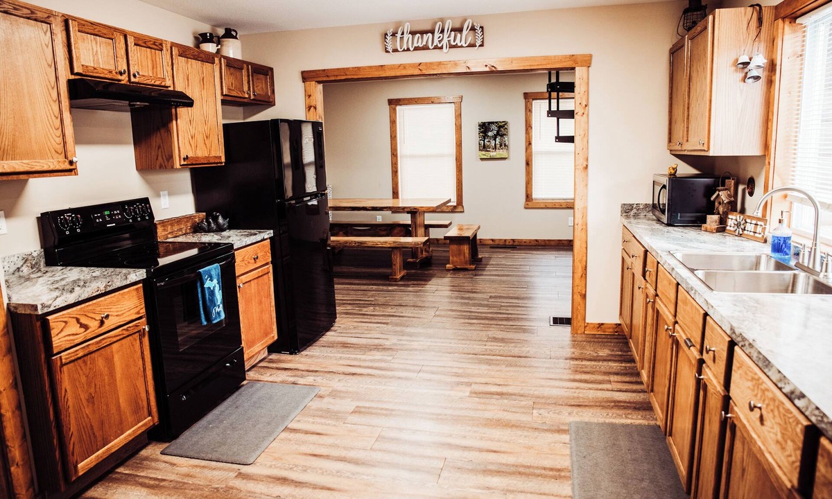 Clare House | Cozy and modern- Centrally located in Clare, just 15 minutes from the Casino