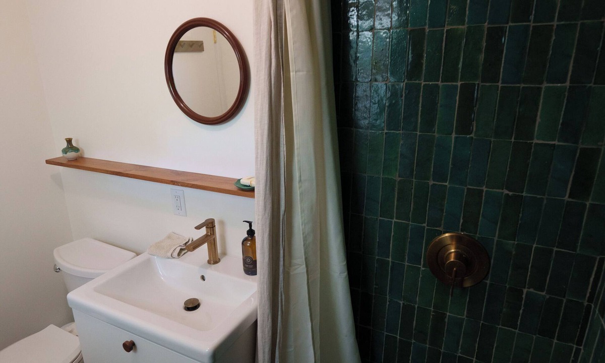 West Bishop Apartment | Cozy and private one-bedroom studio in Bishop