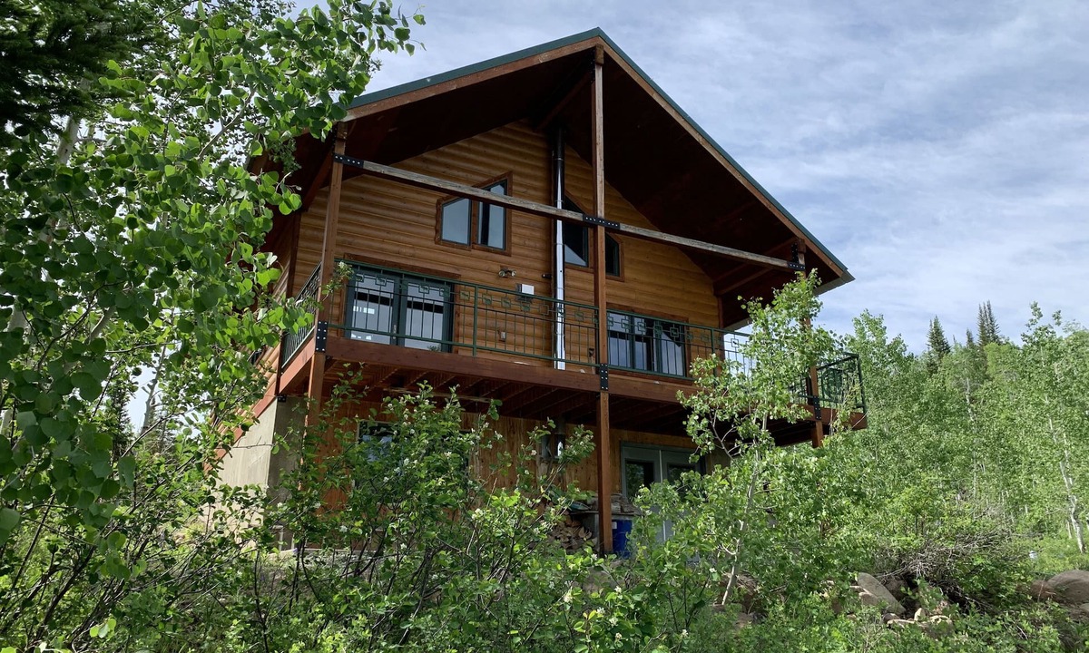 Craig Cabin | Cozy and quiet! Willow Creek Mountain Cabin with nature all to yourself!