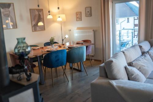 Eckartshausen Apartment | Cozy Apartment Hideaway 170 qm - 5 min zur Autobahn - Self Check-In
