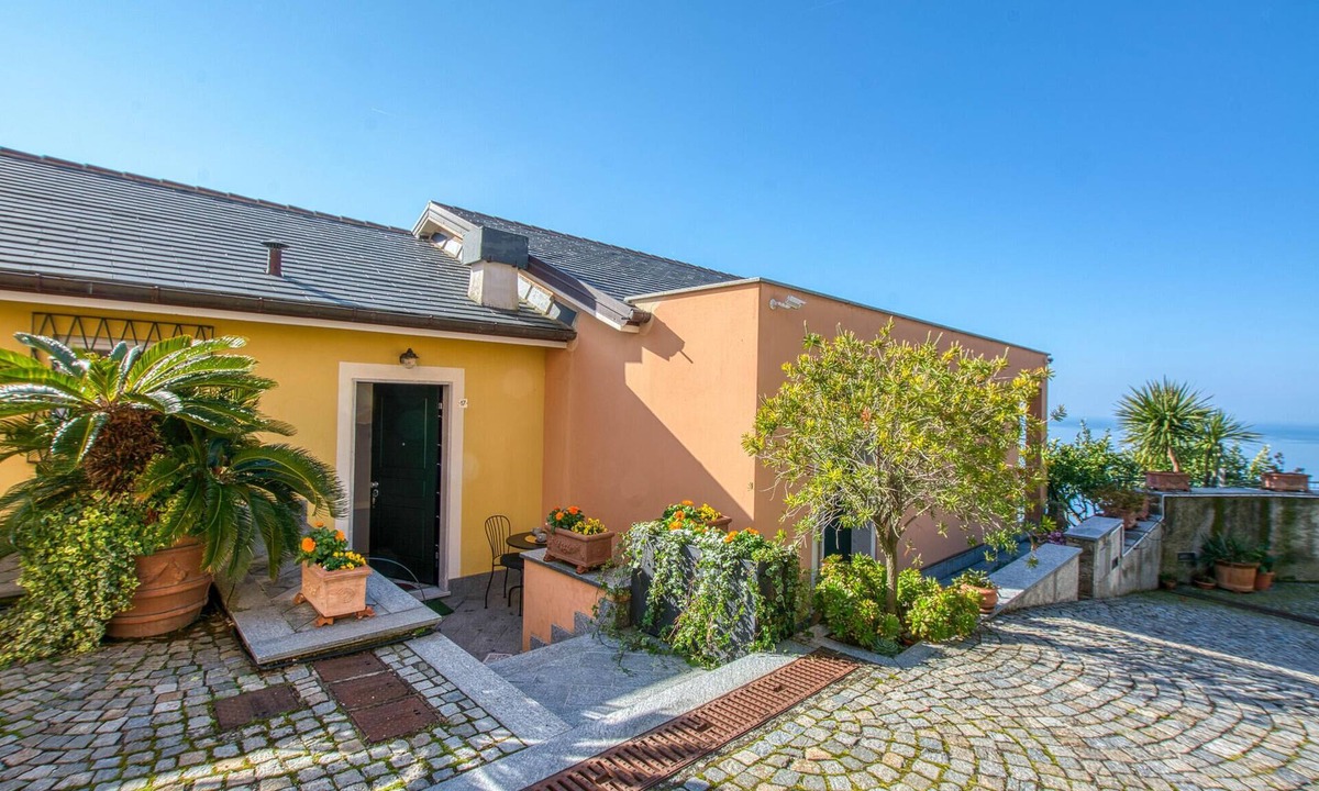Poggio Favaro-San Bernardo Apartment | Cozy apartment in Bogliasco with WiFi