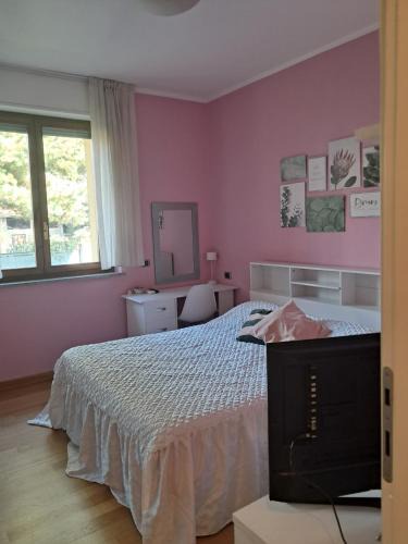 Cusano Milanino House | Cozy apartment in villa 4 PAX- Milano Nord - 200 MT train station to city center, Stazione centrale, Cadorna, airports - private parking place