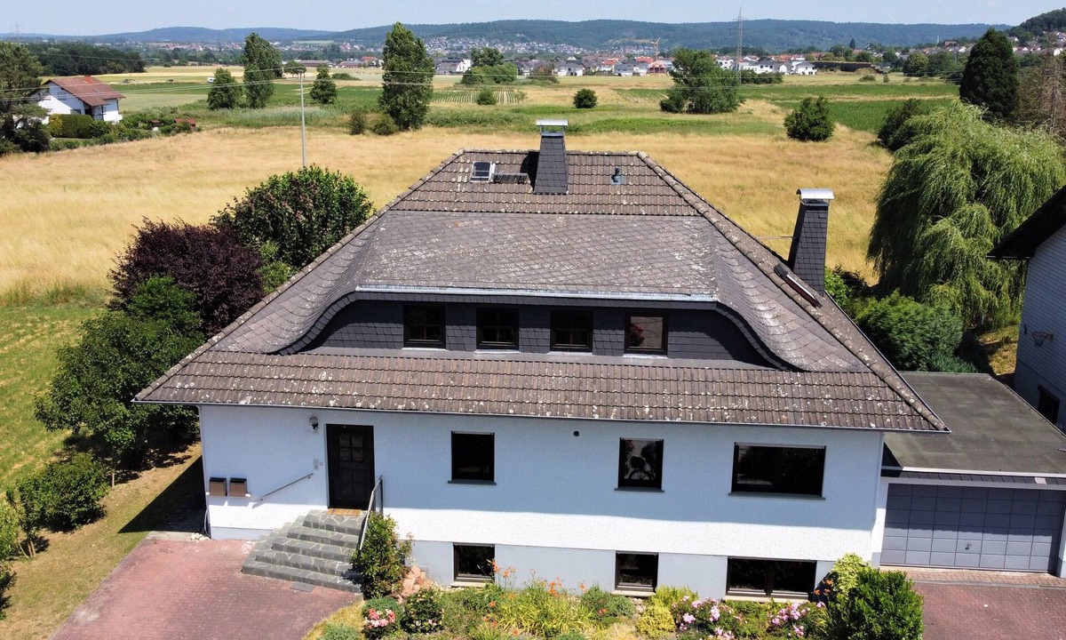 Meerholz Apartment | Cozy apartment on the edge of a field for holidaymakers and fitters