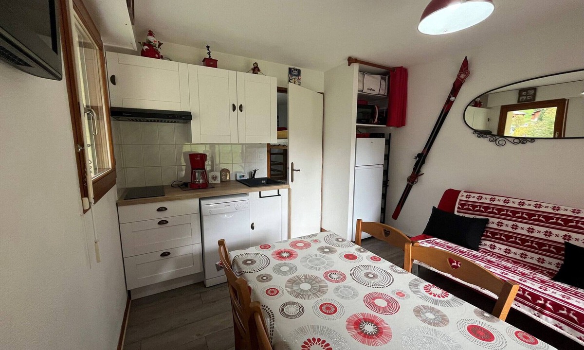 Chatel Apartment | Cozy apartment with terrace for 4 people and parking in Châtel