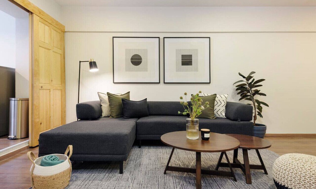 Zona Rosa Apartment | Cozy Apt. hidden inside an Antiques plaza @Juarez