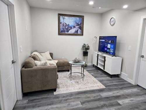 Southwest Calgary Apartment | Cozy Basement Suite, SW Calgary