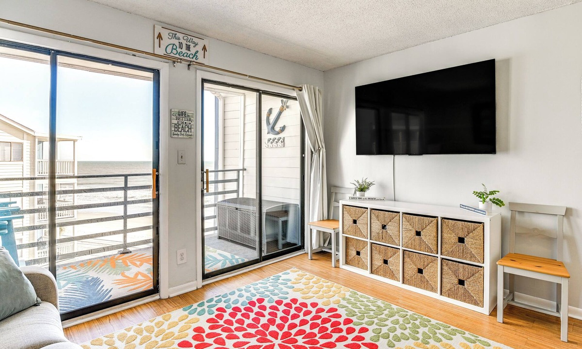 Garden City Apartment | Cozy Beachfront Condo w/Wifi, Views & Pool Access