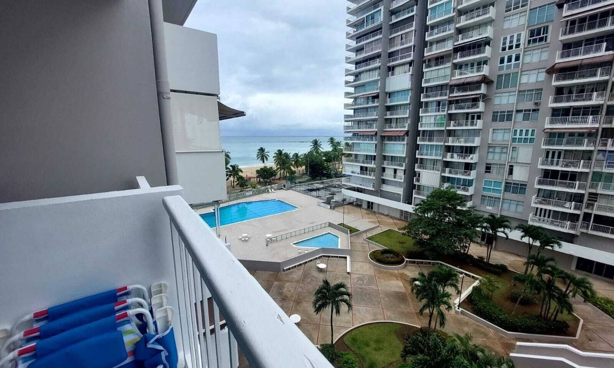 Isla Verde Apartment | Cozy Beachfront Studio with two Beds- Isla Verde Coral Beach