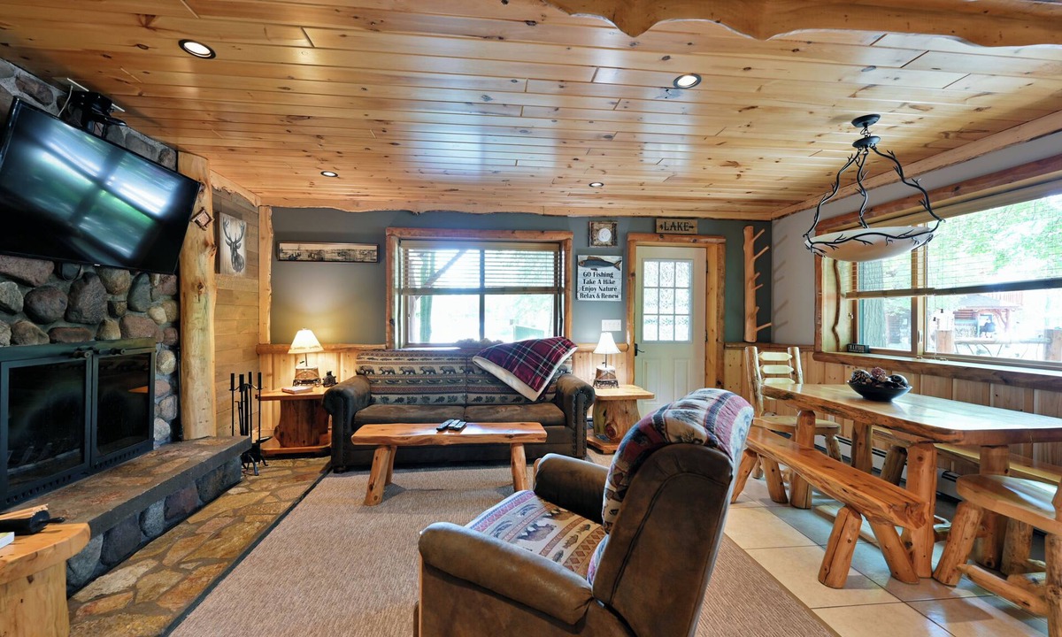 Cable Cabin | Cozy Birch Suite – Fireplace, Lake Access & Trail Nearby